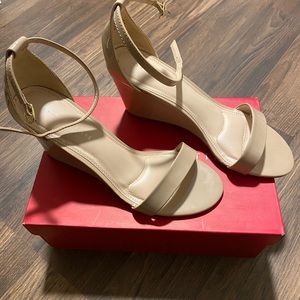 Women nude patent leather ankle strap wedges